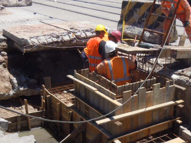 Construcción redes saneamiento Montevideo - Mantiba | Construex