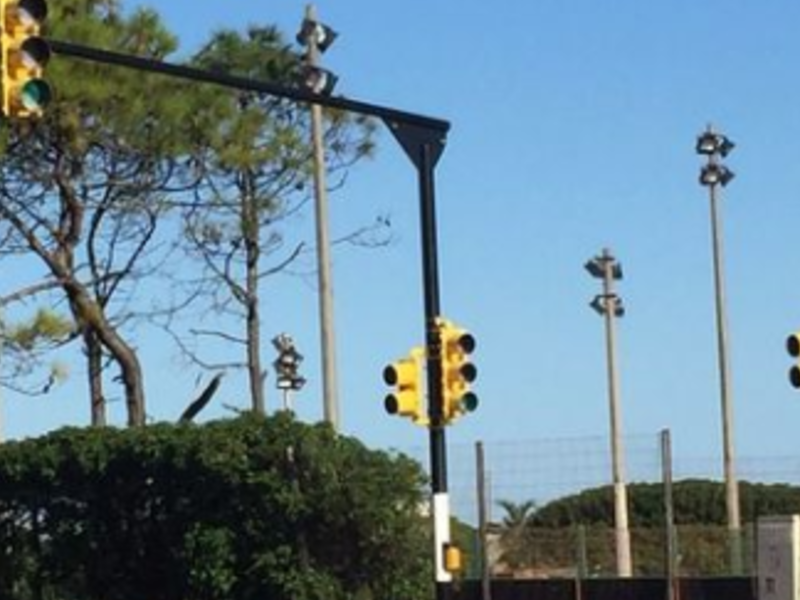 Instalación semáforos Montevideo - Cablex SA | Construex