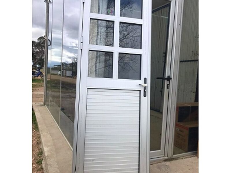 Puerta exterior de Aluminio Perfil Serie 30 - COLONIAL